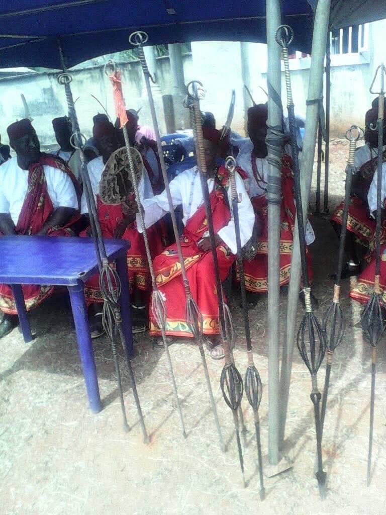 Mr Receipts tweet media