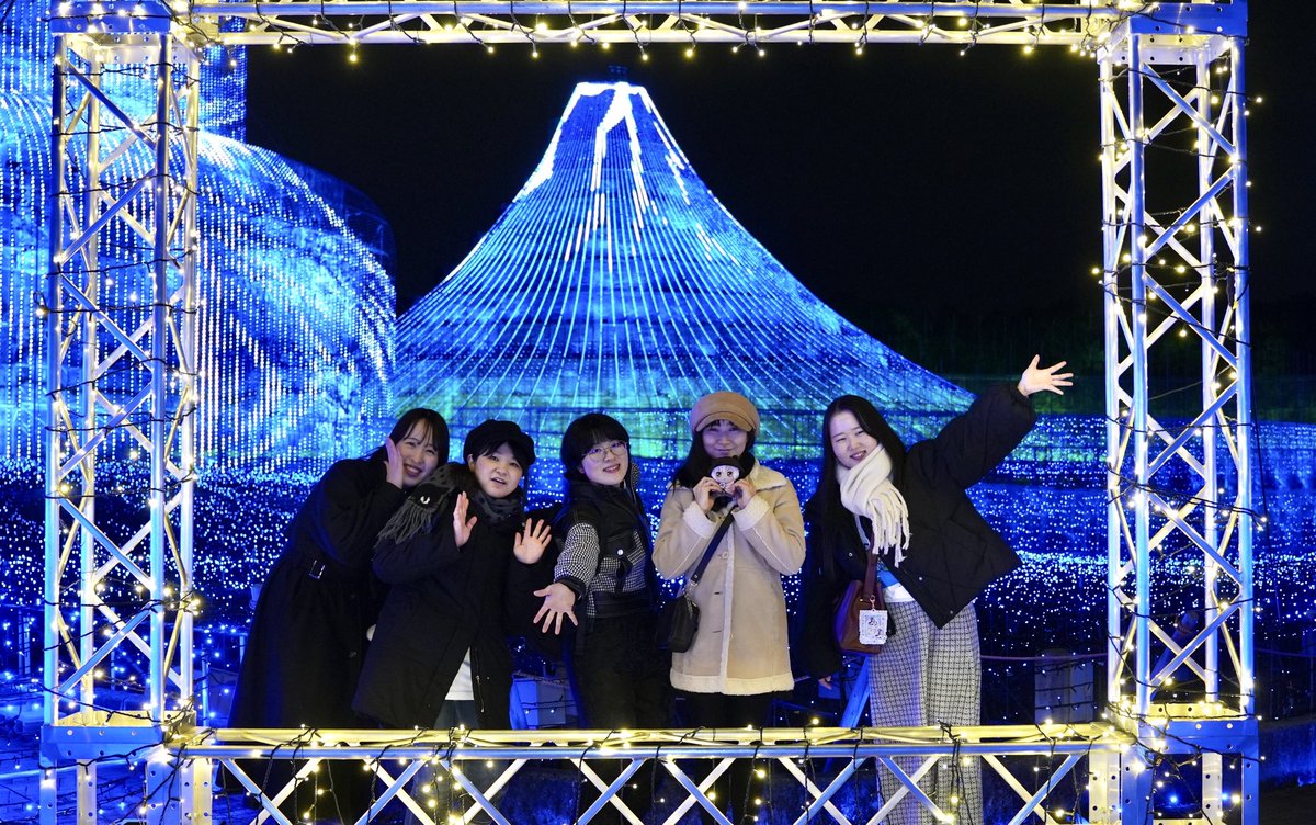 atelier_Mew_cat's tweet photo. 今更シリーズですが
みんなで撮ってもらったお写真たちもせっかくなので貼っておきます❤︎
大分サボってしまったのでまたちょこちょこ動かしてい…けたらいいなぁ← https://t.co/PW6YxI7Isf