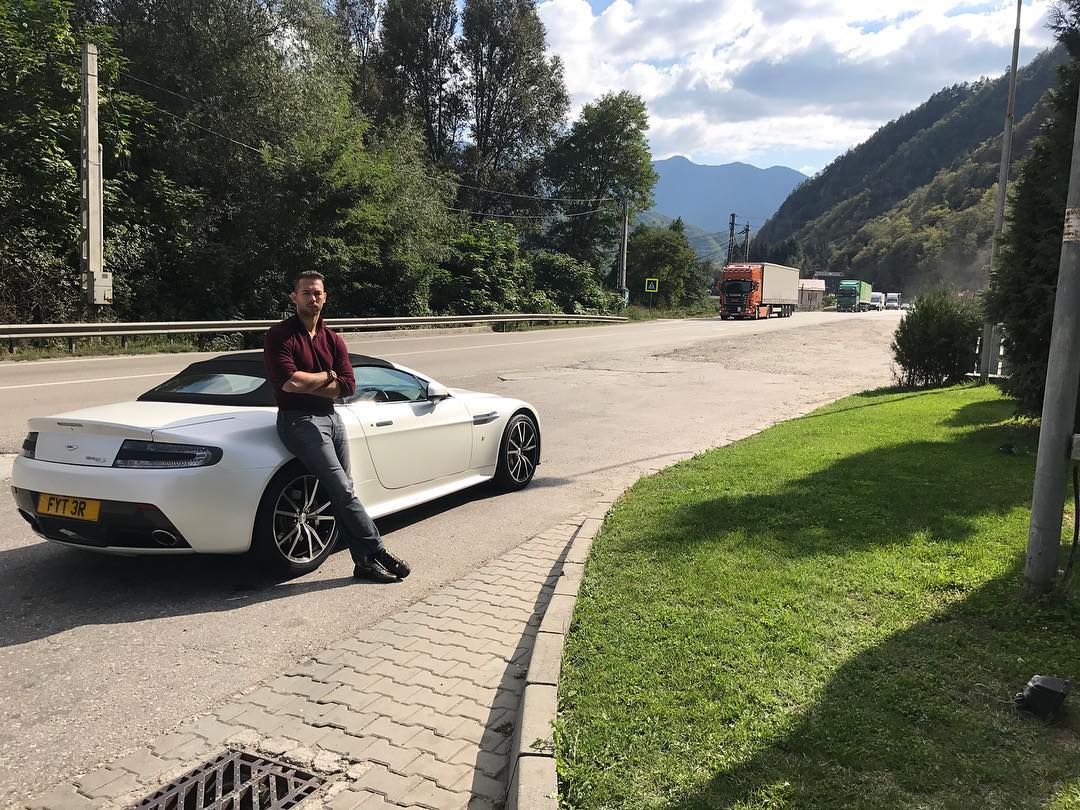 t8cars's tweet photo. Aston Martin Vantage https://t.co/AEjH0rl1it