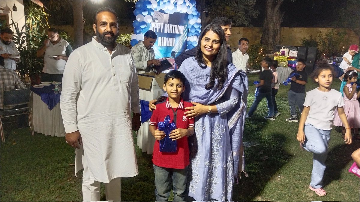 khushdeepS01's tweet photo. श्रीगंगानगर जिला कलेक्टर डॉक्टर मंजू चौधरी जी का डेढ़ वर्ष का कार्यकाल बहुत ही अच्छा रहा जिसमें उन्होंने पक्ष और विपक्ष दोनों का संतुलन बनाकर विकास कार्यो को गति प्रदान करने का  बेहतरीन कार्य किया। @ias_manju 
#iasdrmanju #Iassriganganagar @DmsrigangaNagar @DmChittorgarh https://t.co/70SJ6Gyid1