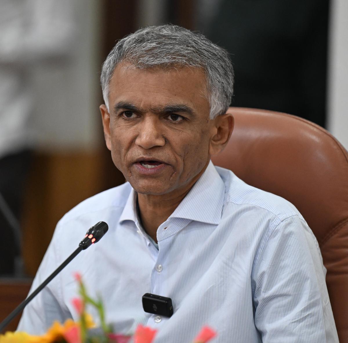 ಸಂಪುಟ ಸಹೋದ್ಯೋಗಿಗಳು, ಆತ್ಮೀಯರು ಆದ ಕೃಷ್ಣ ಬೈರೇಗೌಡ ಅವರಿಗೆ ಜನ್ಮದಿನದ ಶುಭಾಶಯಗಳು.

ನಿಮ್ಮ ಸರಳತೆ, ಸೈದ್ಧಾಂತಿಕ ಬದ್ಧತೆ, ಅರ್ಥ ವ್ಯವಸ್ಥೆಯ ಬಗೆಗಿನ ಅರಿವು ಹಾಗೂ ಜನಪರ ಕಾಳಜಿಯು ರಾಜಕೀಯವಾಗಿ ನಿಮ್ಮನ್ನು ಮತ್ತಷ್ಟು ಎತ್ತರಕ್ಕೆ ಬೆಳೆಸಲಿ, ದೀರ್ಘ ಆಯಸ್ಸು ಆರೋಗ್ಯದ ಭಾಗ್ಯ ನಿಮ್ಮದಾಗಲಿ ಎಂದು ಹಾರೈಸುತ್ತೇನೆ. <a href="/krishnabgowda/">Krishna Byre Gowda</a>