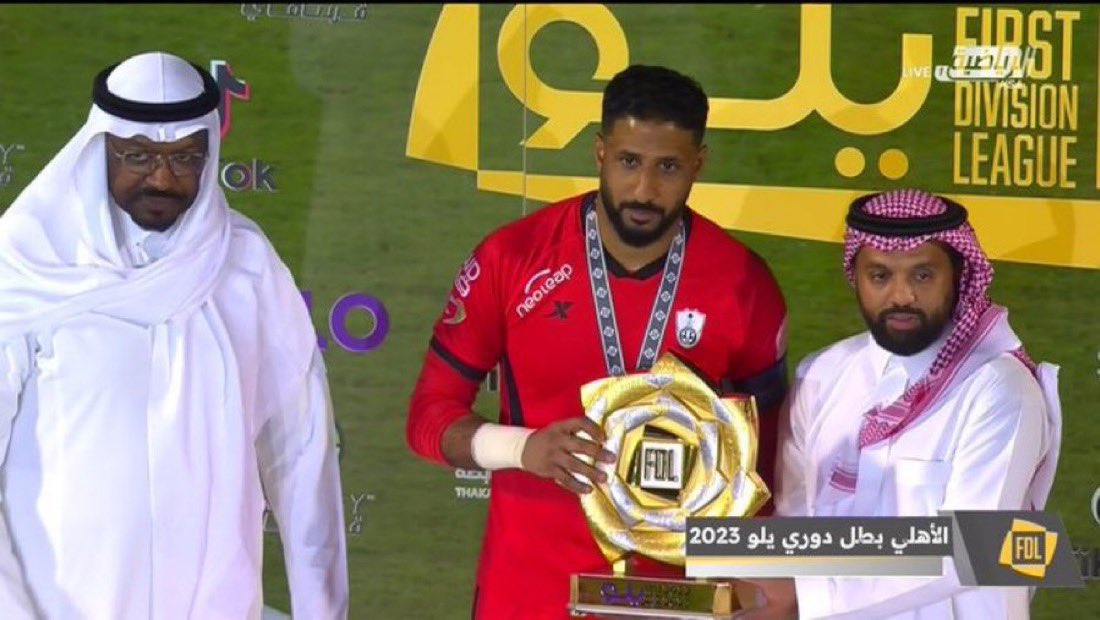 روان tweet media