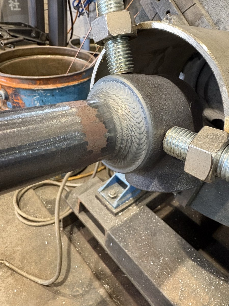 としき@溶接天使トシエル tweet media