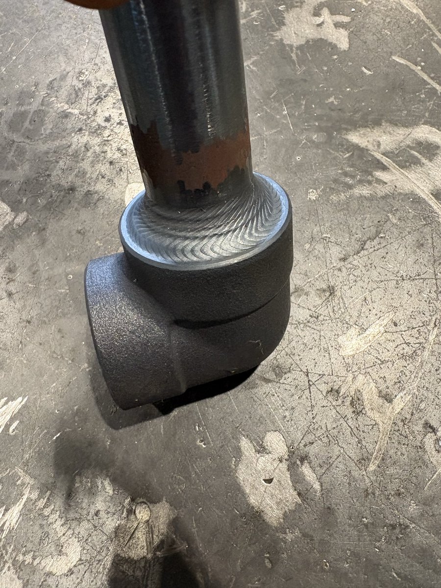 としき@溶接天使トシエル tweet media