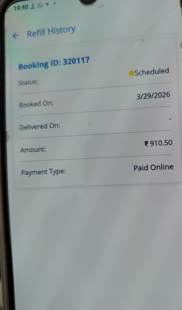 sstwinkle12's tweet photo. @BPCLimited @MoPNG_eSeva @IndianOilcl 29-03-26cylinder book kiya deliver nhi hua abhi tk koi bhi phone receive kr rha agency , customer care koi nhi common man suffer kr rha hn , social media pe aap apna count dikha rhe hn mjhe mera cylinder deliver krwaiye https://t.co/A3xXjkPfKC