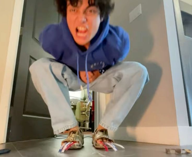  𝘣𝖺𝖽 𝘣𝗼𝘆. tweet media