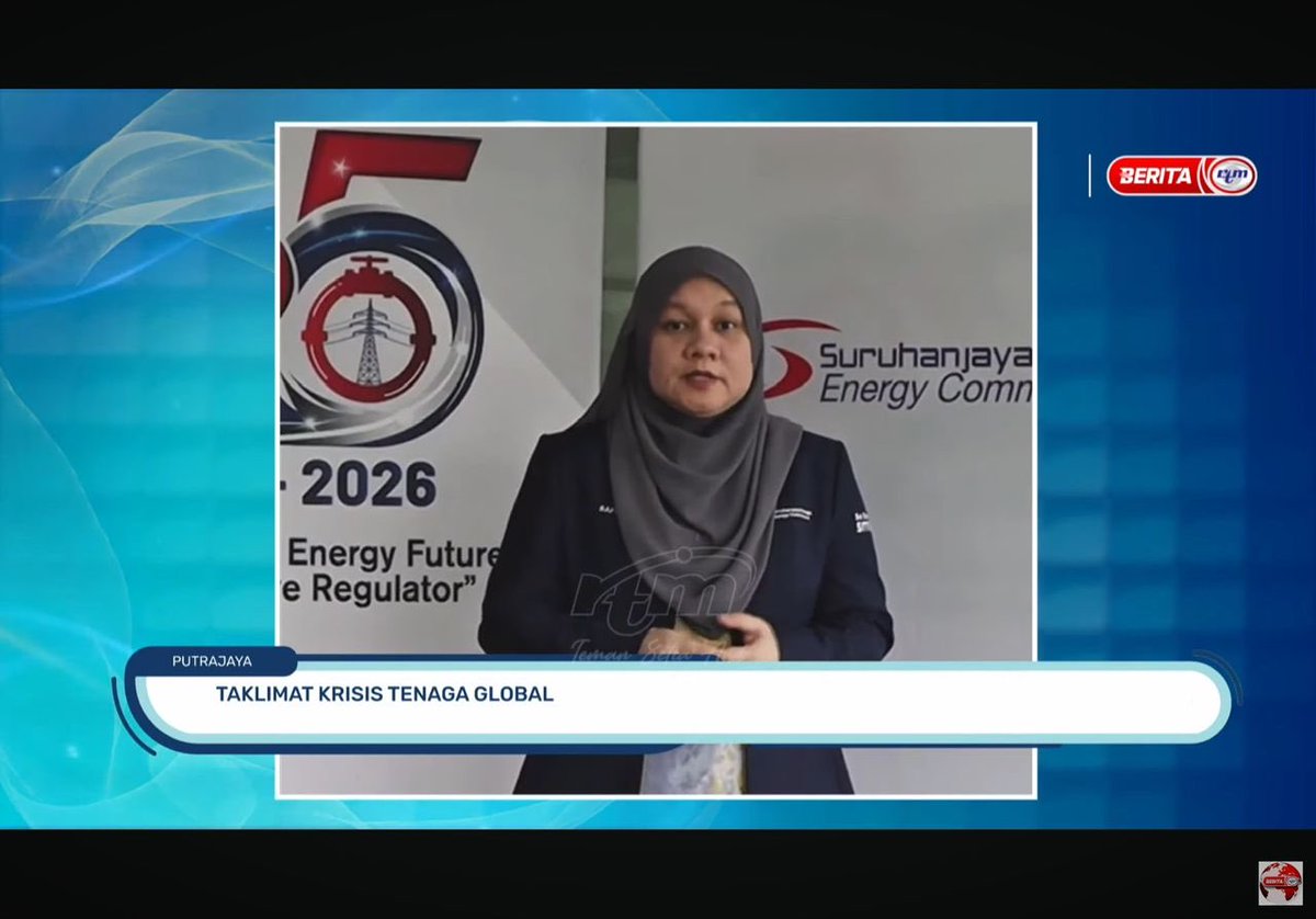 Kalau hangpa perasan, sekarang ini tiap-tiap petang lebih kurang pukul 4, mesti ada sorang dua keluar TV cerita pasal Krisis Tenaga Global. Kelmarin TPM2 (ya, kita ada TPM2 rupanya) dan semalam masa untuk CEO Suruhanjaya Tenaga beraksi pula.

Dia dok bercakap dekat 5 minit. Tapi