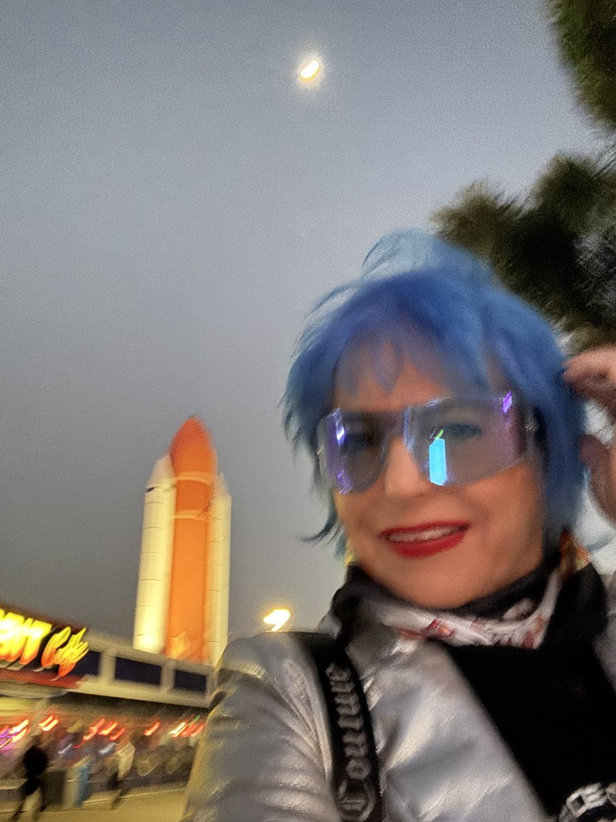 Lady Rocket tweet media