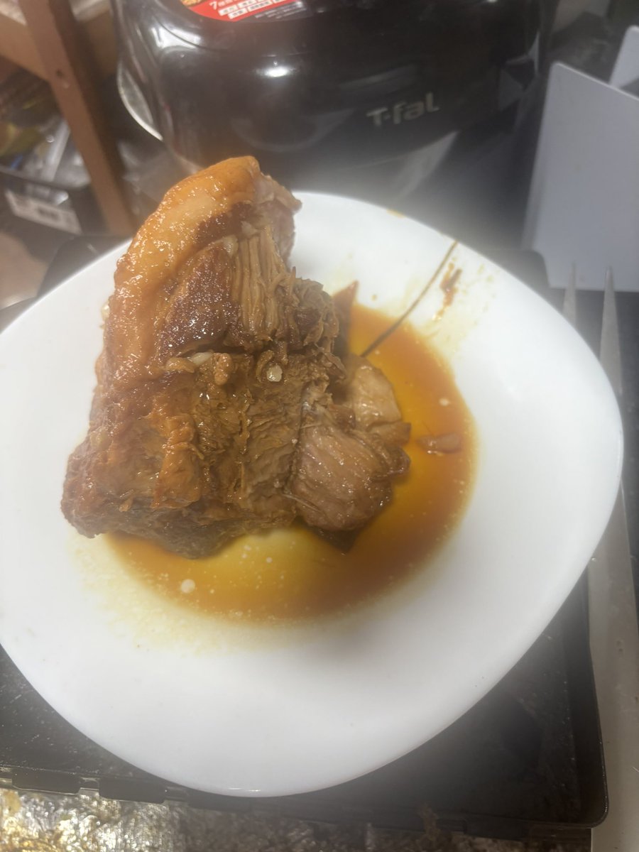 シュート tweet media