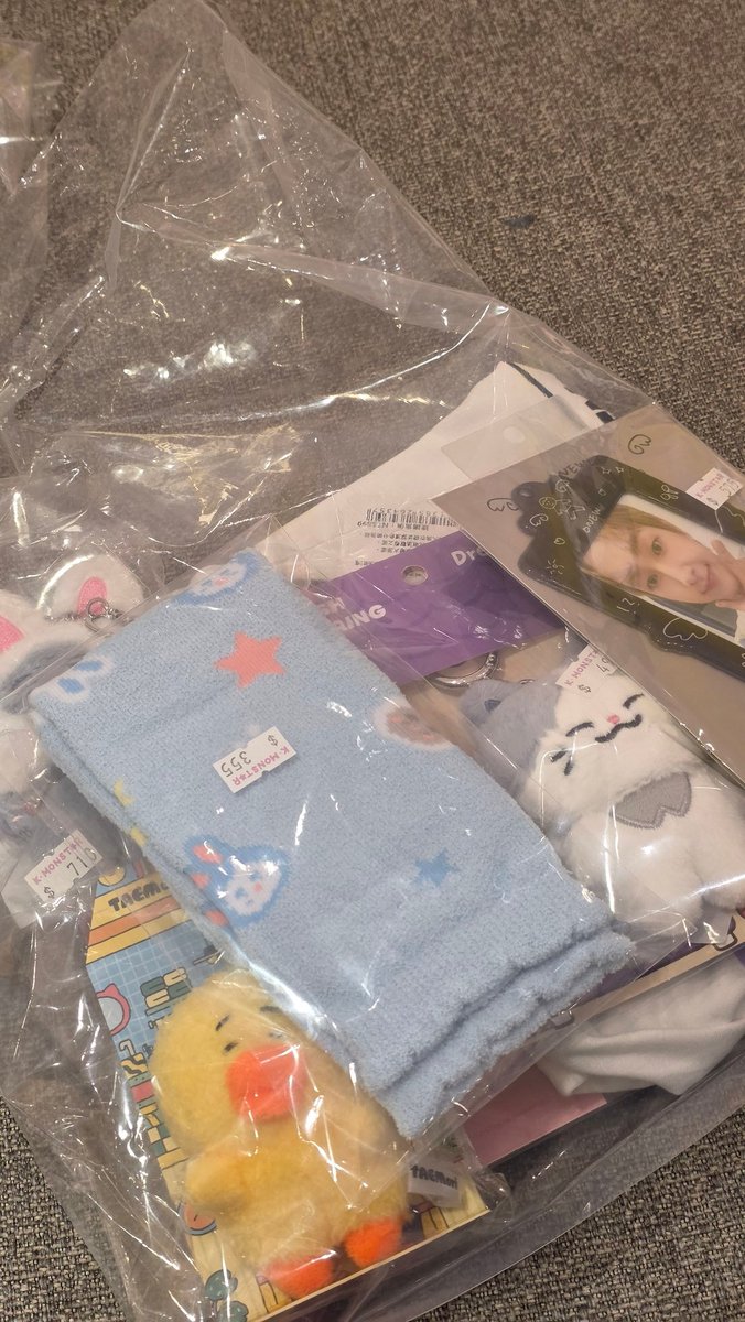 putriな tweet media