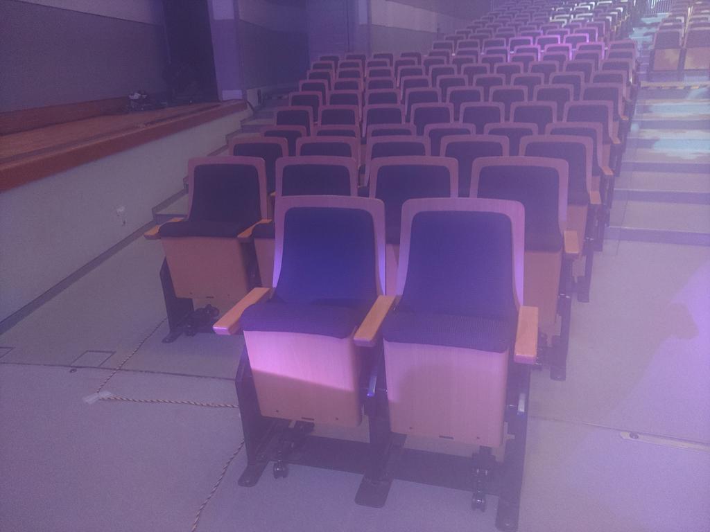 クージー・クワトロ tweet media