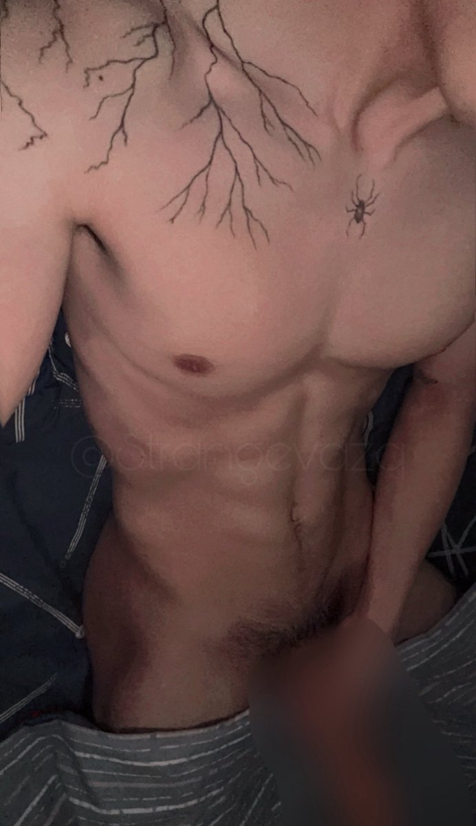 Strangevazq tweet media