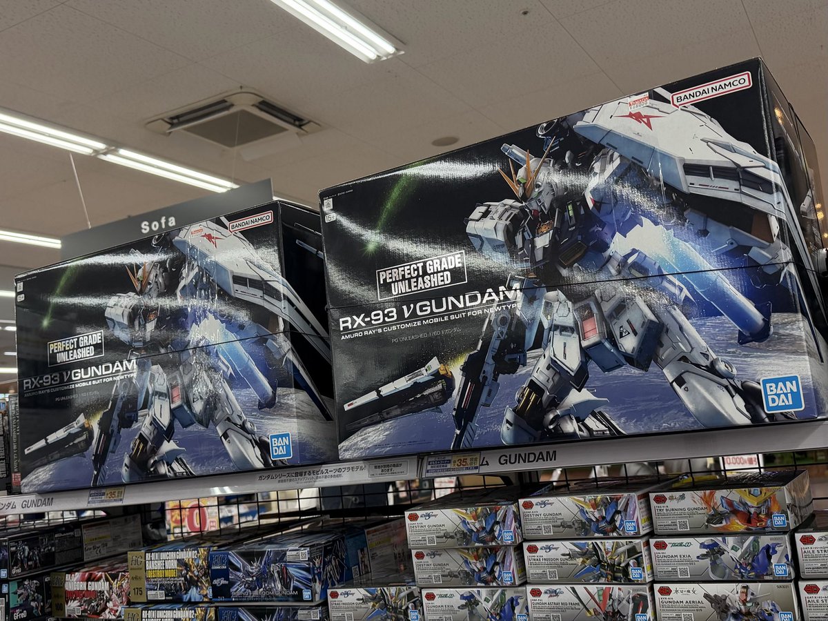 𝕄aℝu tweet media