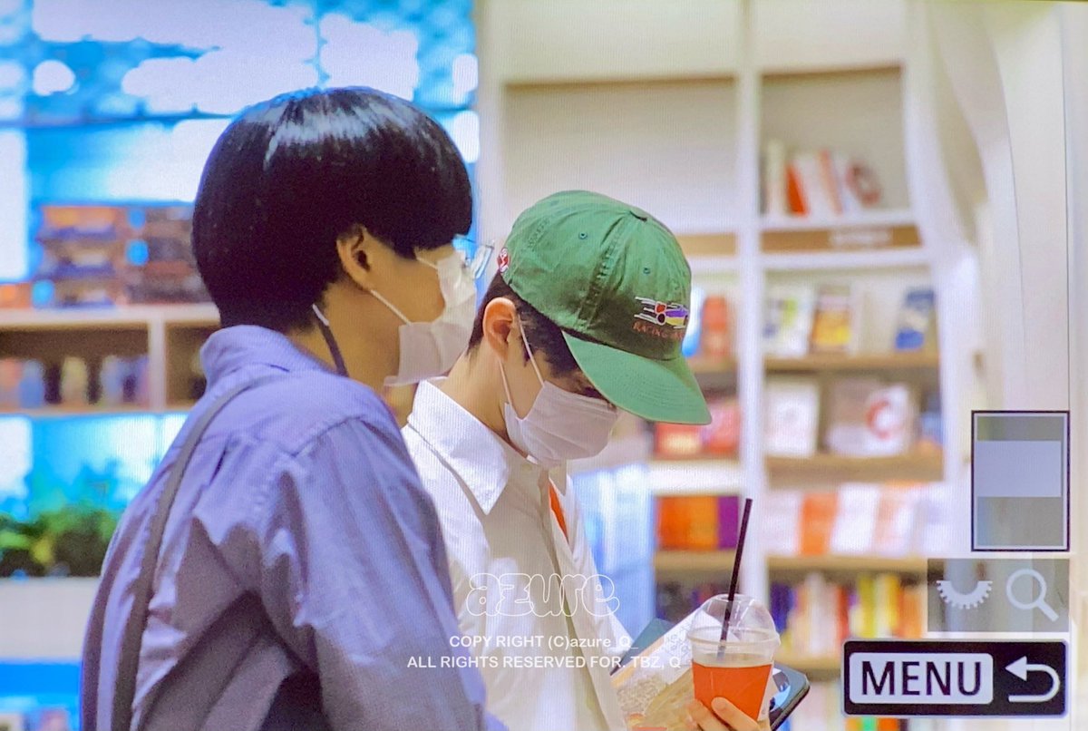 no context jq tweet media