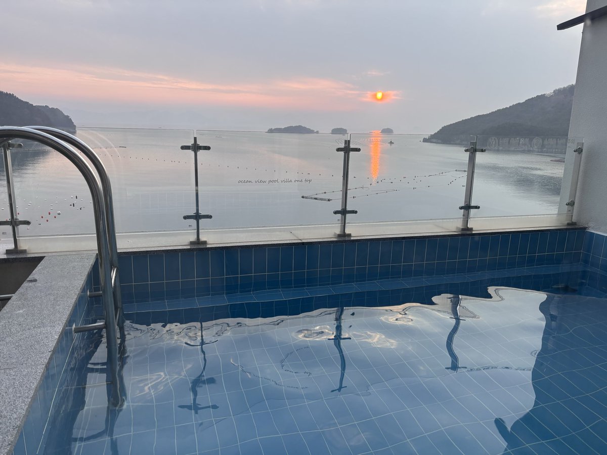 orchids scent tweet media