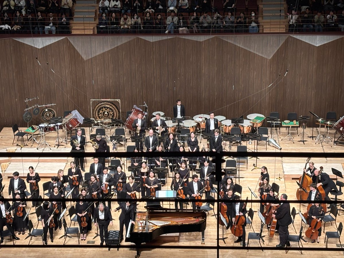 orchids scent tweet media