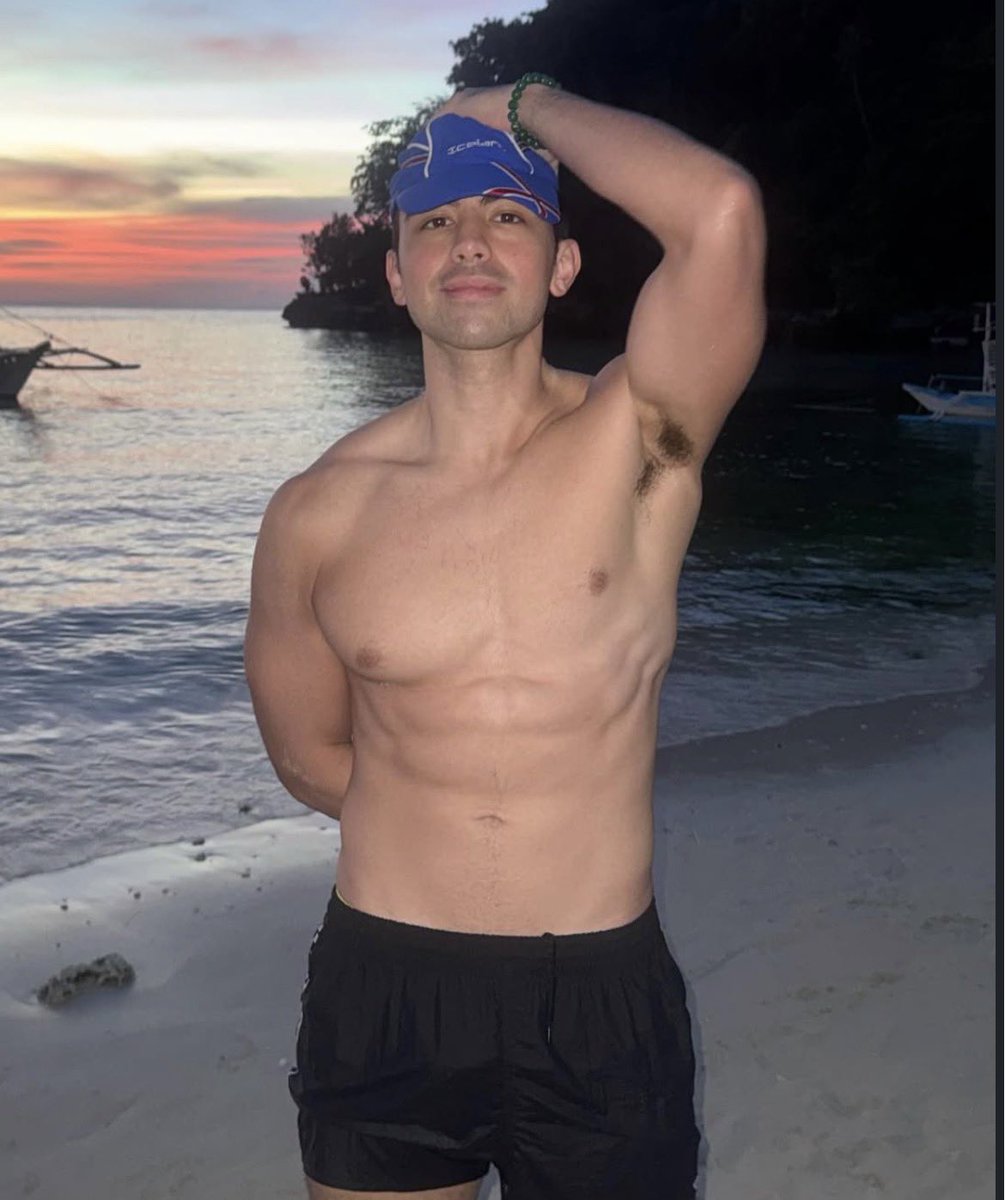 dailyhotdudes's tweet photo. Derrick Monasterio
🤍💪 https://t.co/dKD6hwXoVv