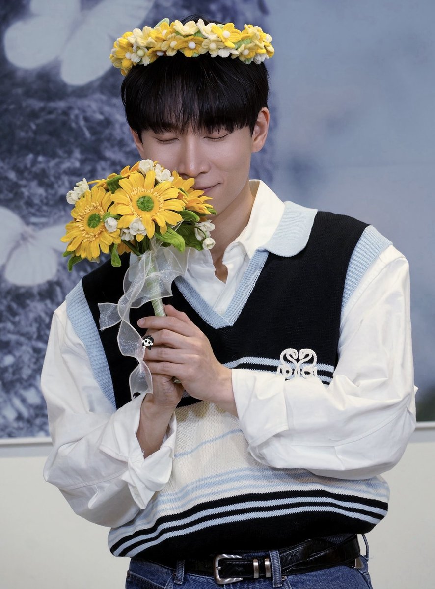 내일도모레도널부를래(를래) tweet media