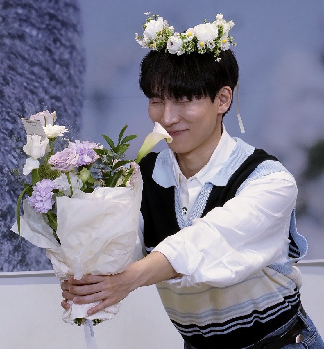 내일도모레도널부를래(를래) tweet media