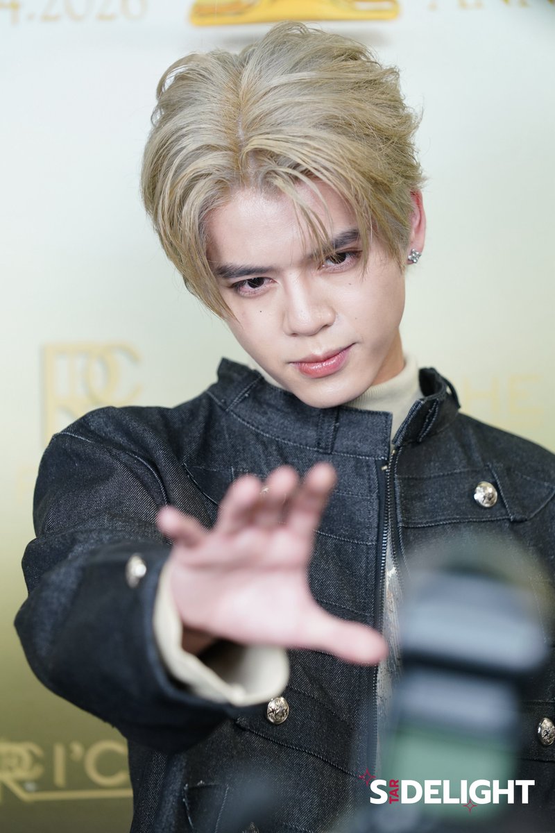 StarDelight_ent's tweet image. “น้องดรณ์” สุดน่ารักๆ ในงาน “Ri’che 1st Anniversary Golden Hour - Time to Shine”

Golden hour with NexT1DE-Dorn
#RICHE1stANVxNexT1DE_DORN
#DORN #佑泷 #DornKhumraj 
#NexT1DE_DORN #NexT1DE 
#richebiome #ริชเช่ไบโอม