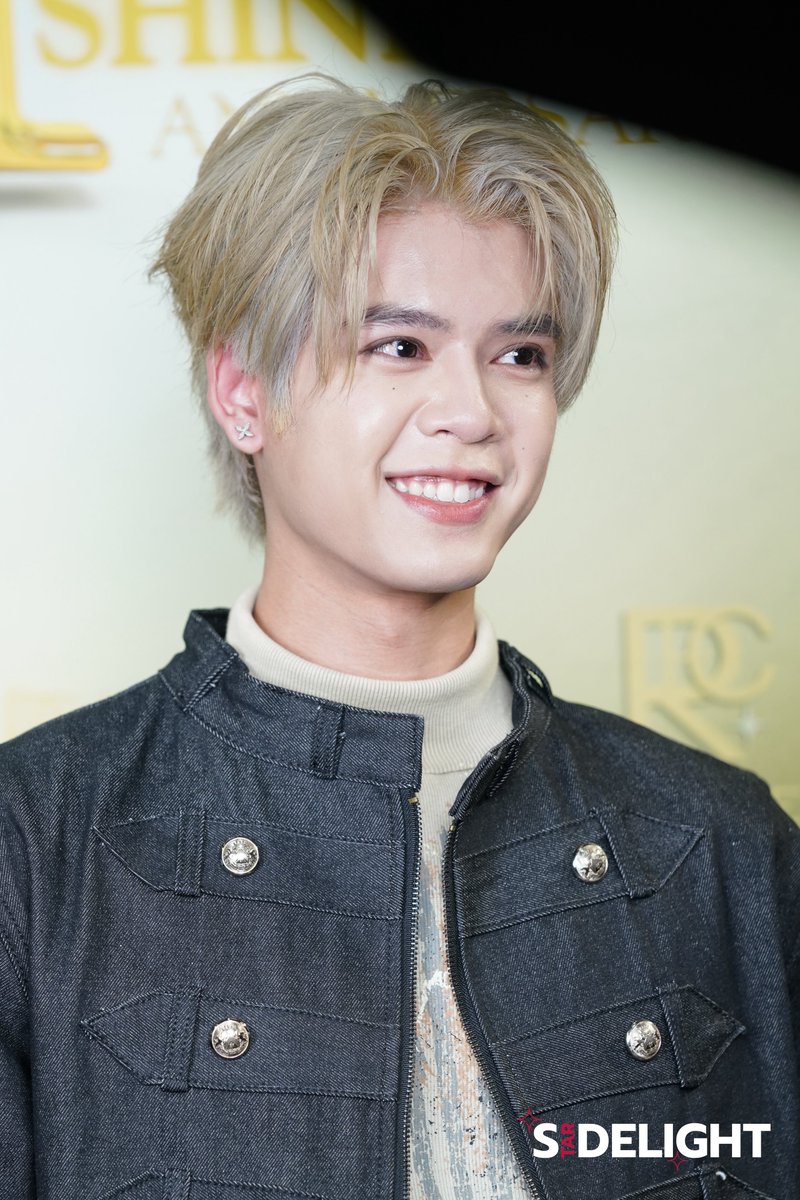 StarDelight_ent's tweet image. “น้องดรณ์” สุดน่ารักๆ ในงาน “Ri’che 1st Anniversary Golden Hour - Time to Shine”

Golden hour with NexT1DE-Dorn
#RICHE1stANVxNexT1DE_DORN
#DORN #佑泷 #DornKhumraj 
#NexT1DE_DORN #NexT1DE 
#richebiome #ริชเช่ไบโอม