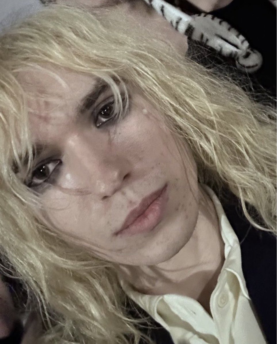 bella ꩜ .ᐟ tweet media