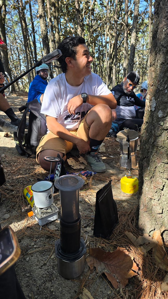 m0lokita's tweet photo. Hace como 1 mes tuve la oportunidad de ir a un 'Coffee Outside' en la torre 1 del bosque de la primavera: estuvo muy chido y aproveché para probar cobertura de #Meshtastic
Logre comms bidireccionales a 23km, SNR similar a Tonalá 🤓
#coffeeoutside https://t.co/lSxLp5cBRR