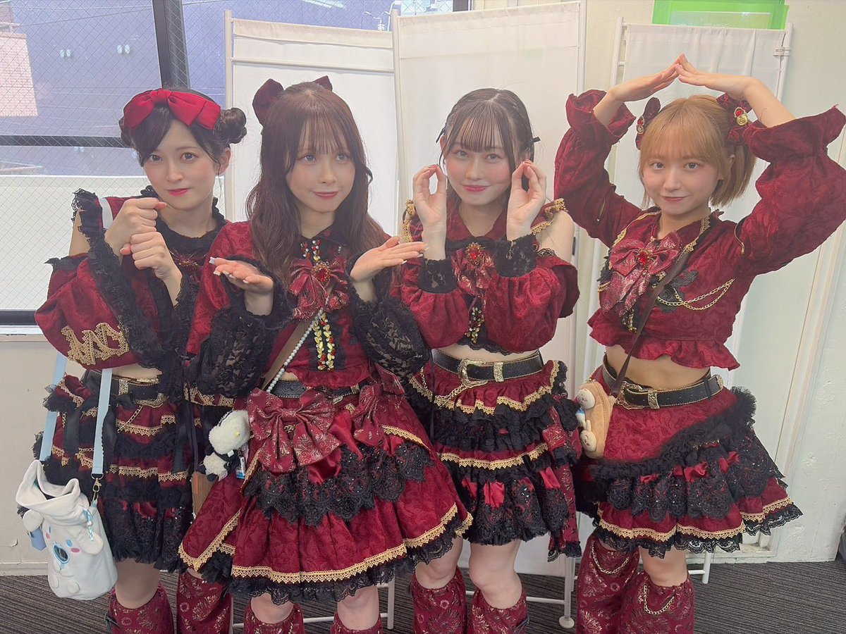 Coloration tweet media