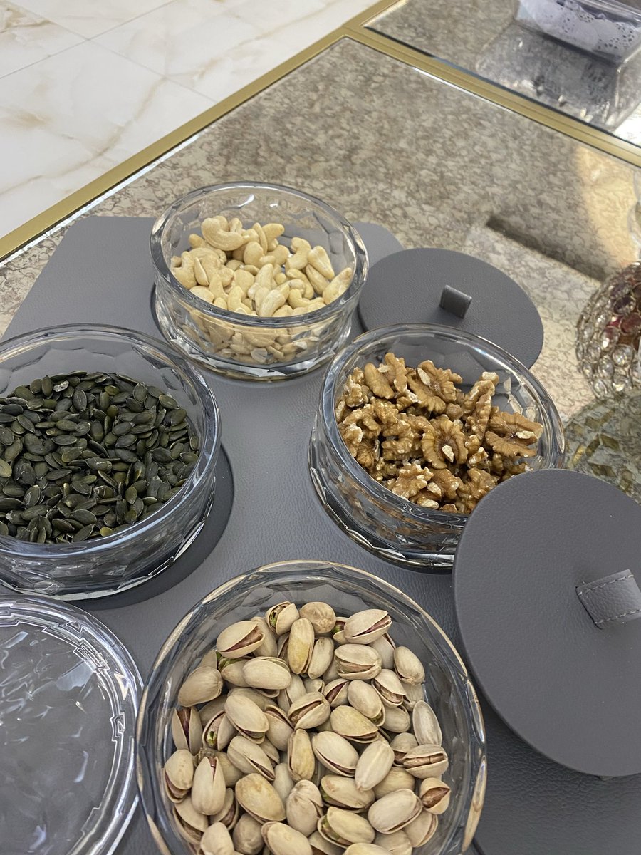 اسعد صباحك بالخير والرضا والسعادة والمحبة والفرح والنور والسهاله رزقكم الله خير هذا اليوم وكفاكم شره وادام عليكم وعلى والديكم الصحة والعافية والبركة وطولة العمر وحقق امانيكم 
💝🦋صباحكم ورد وجوري 🦋💝