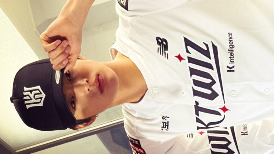 keonhooww tweet media