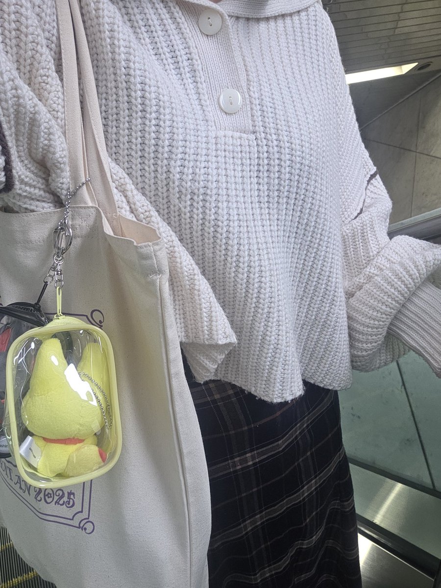 ゆゆ@取引 tweet media