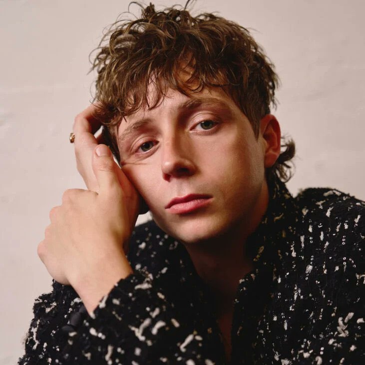 kishumi on the hammock tweet media