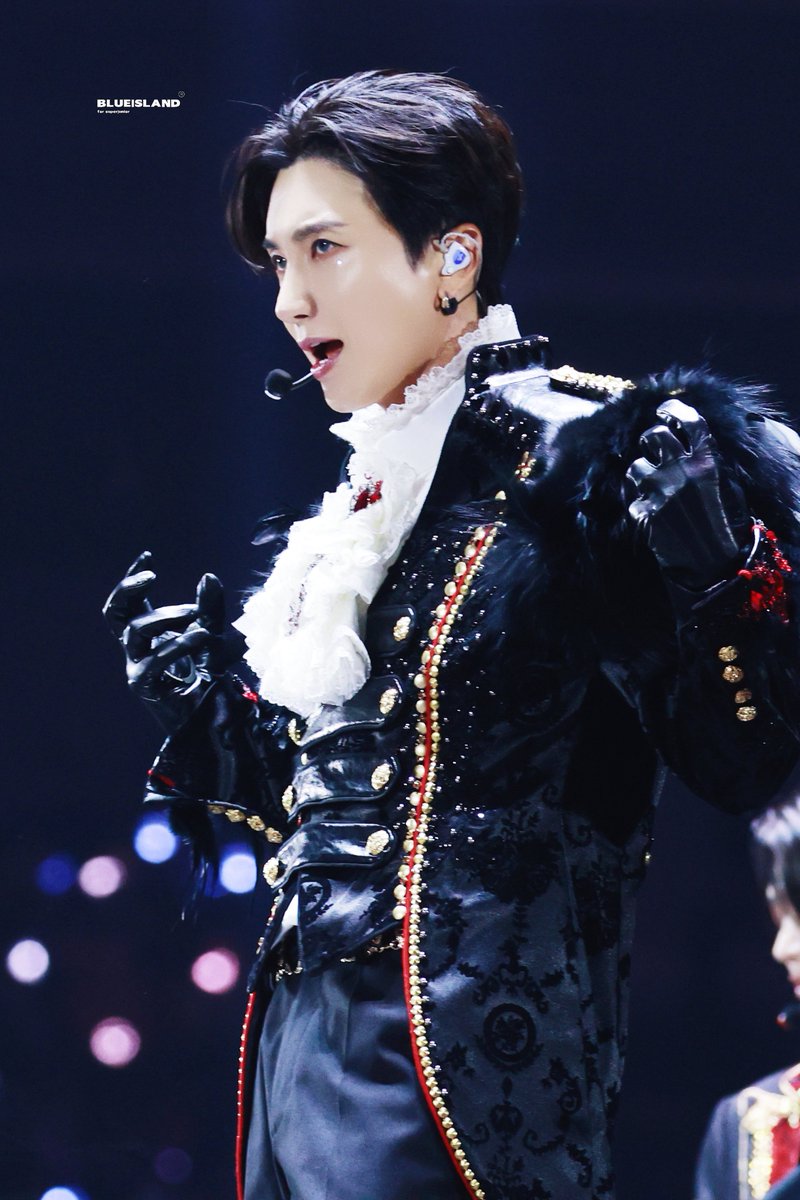 BLUE_ISLAND9 tweet media