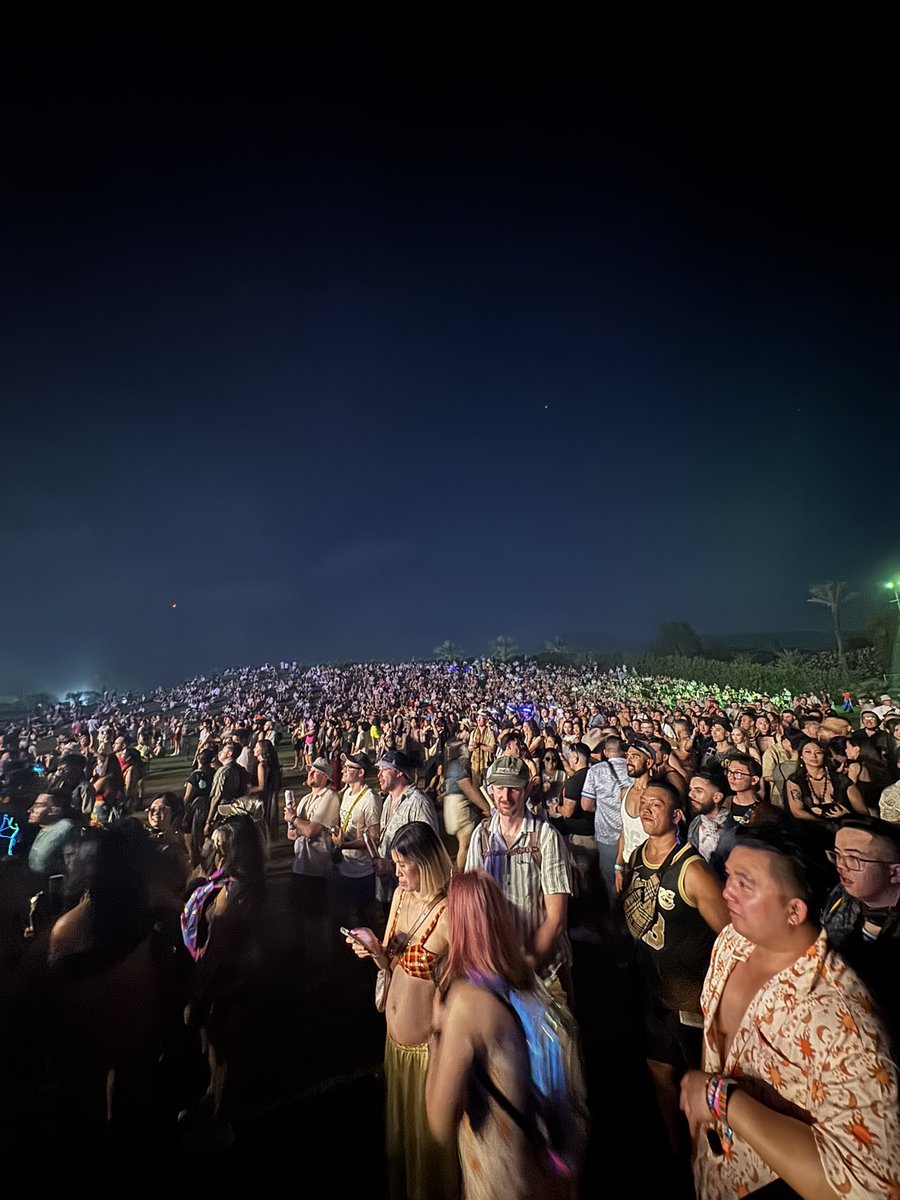 โคเชลล่าตอนลิซ่าแสดงวันแรกคน ล้นออกนอกเวที วันที่ 2 ทีมงานเอารั้วมากั้น😂 เพิ่มในส่วนของ VIP คิดดู ผู้หญิงตัวเล็กๆ เพอร์ฟอร์มเพลงอัลบั้ม Alter Ego คนดูเธอเยอะขนาดนั้นกับเวทีที่ไกลสุดจาก เวทีหลัก ชีเอาคนดูอยู่อ่ะ เก่งเวอร์
#LISA #LALISA #LLOUD #Lisachella