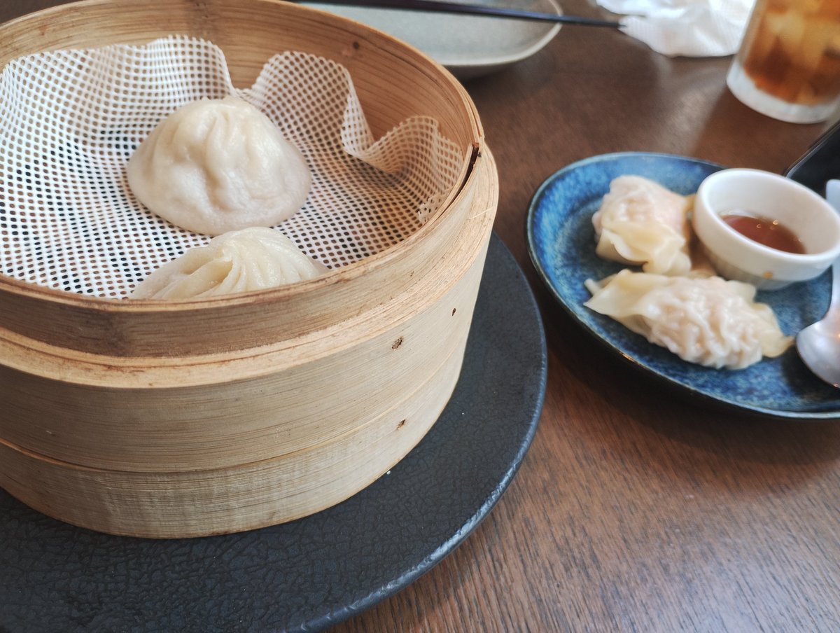 かつかれー tweet media