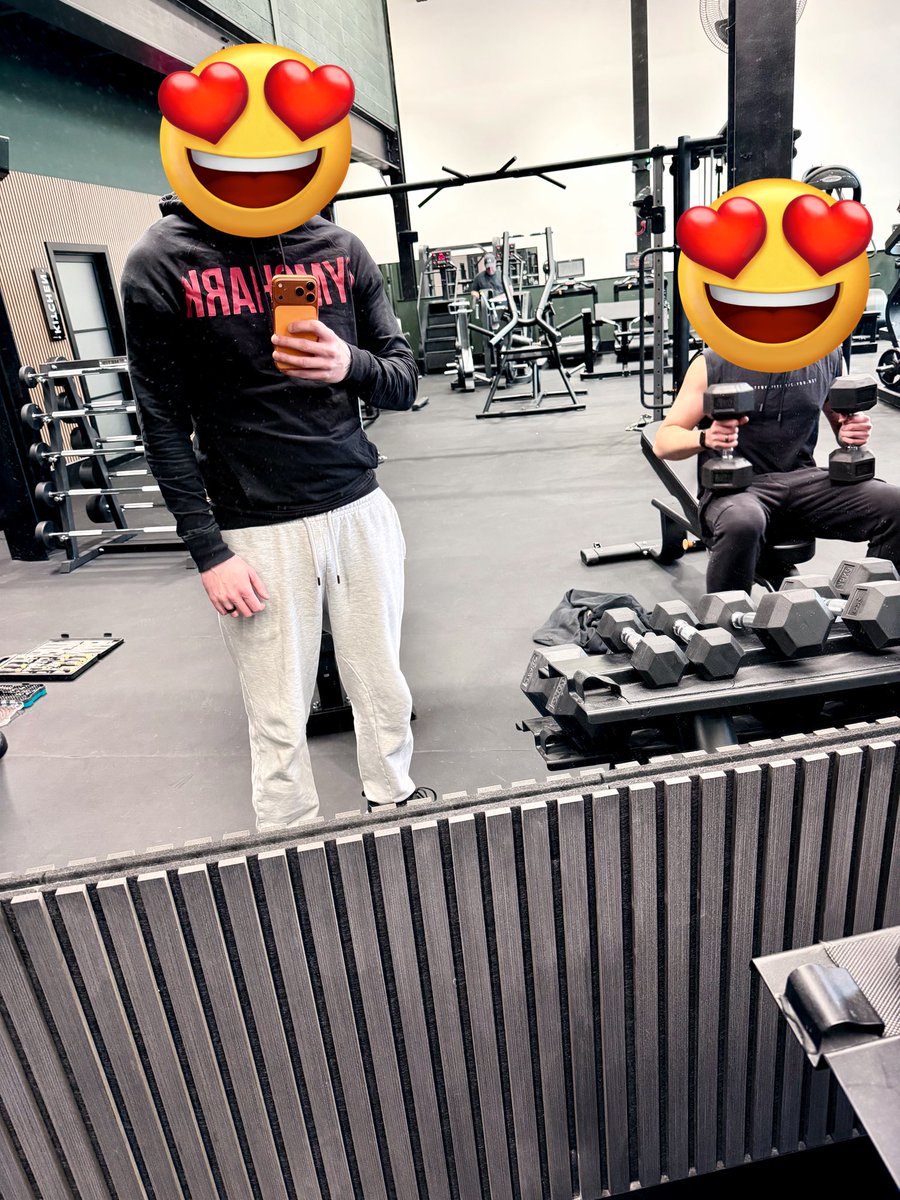 Married Gym Lads road to 1k tweet media