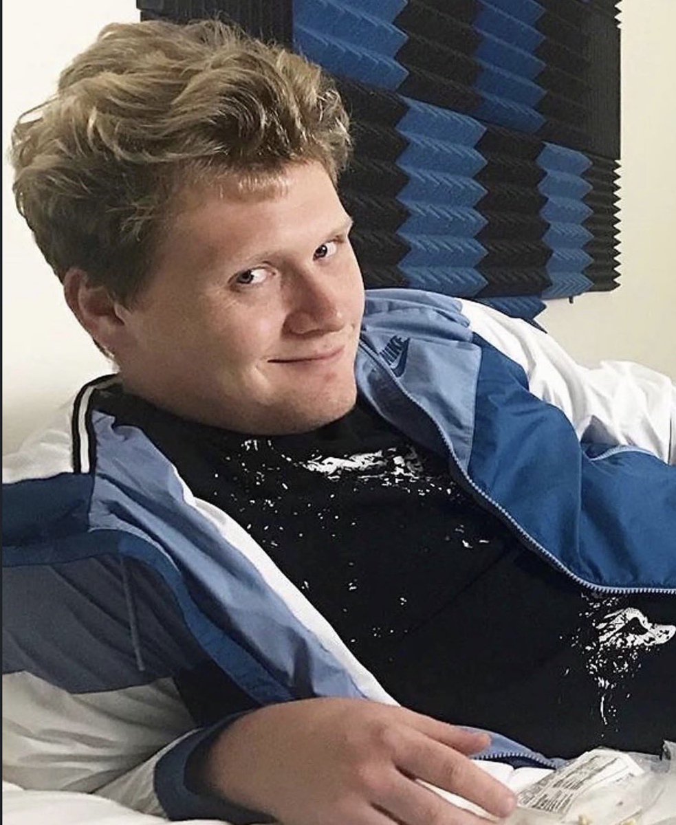 psy 🔮 tweet media