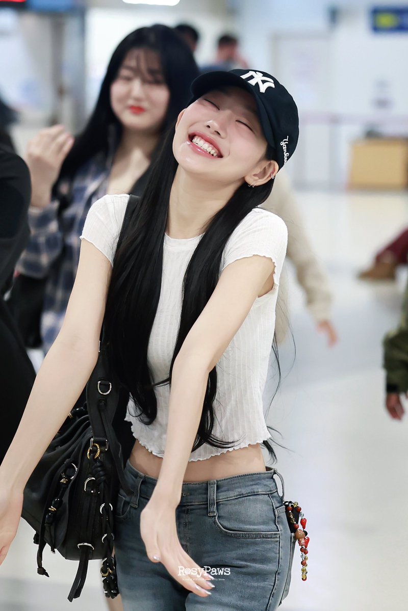 RosyPaws tweet media