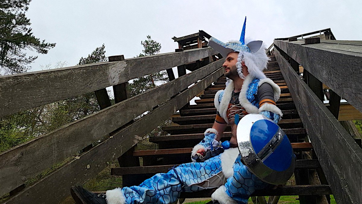 MickaTaef tweet media