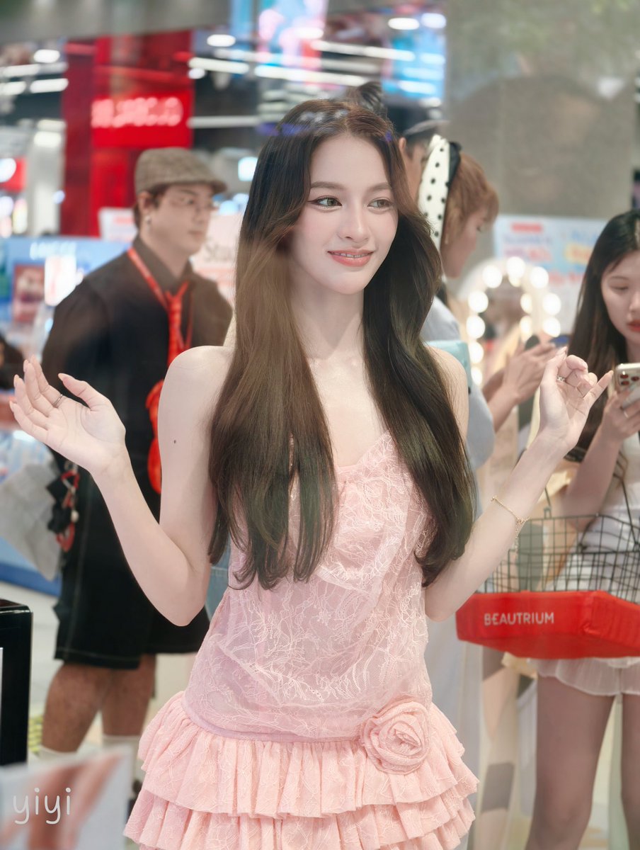 tk's yiyi mami tweet media