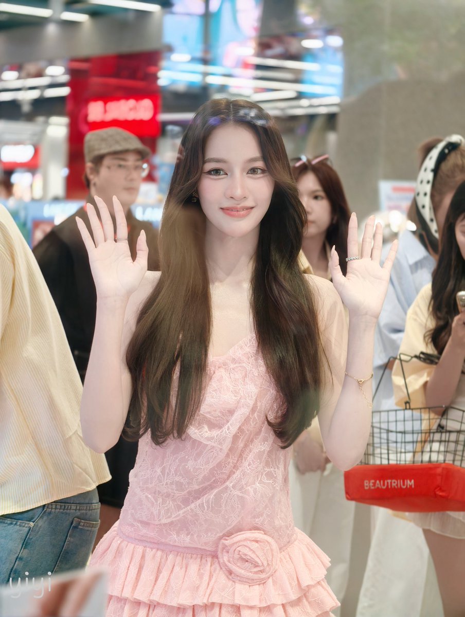 tk's yiyi mami tweet media