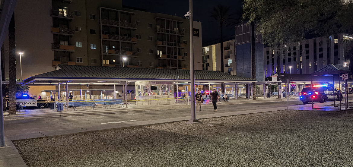 DanMarriesKOLD's tweet image. *LATE BREAKING - SUN TRAN STABBING* 

TPD is on the scene of a stabbing at the Ronstadt Transit Center in downtown #Tucson ~ tinyurl.com/2r4f476s