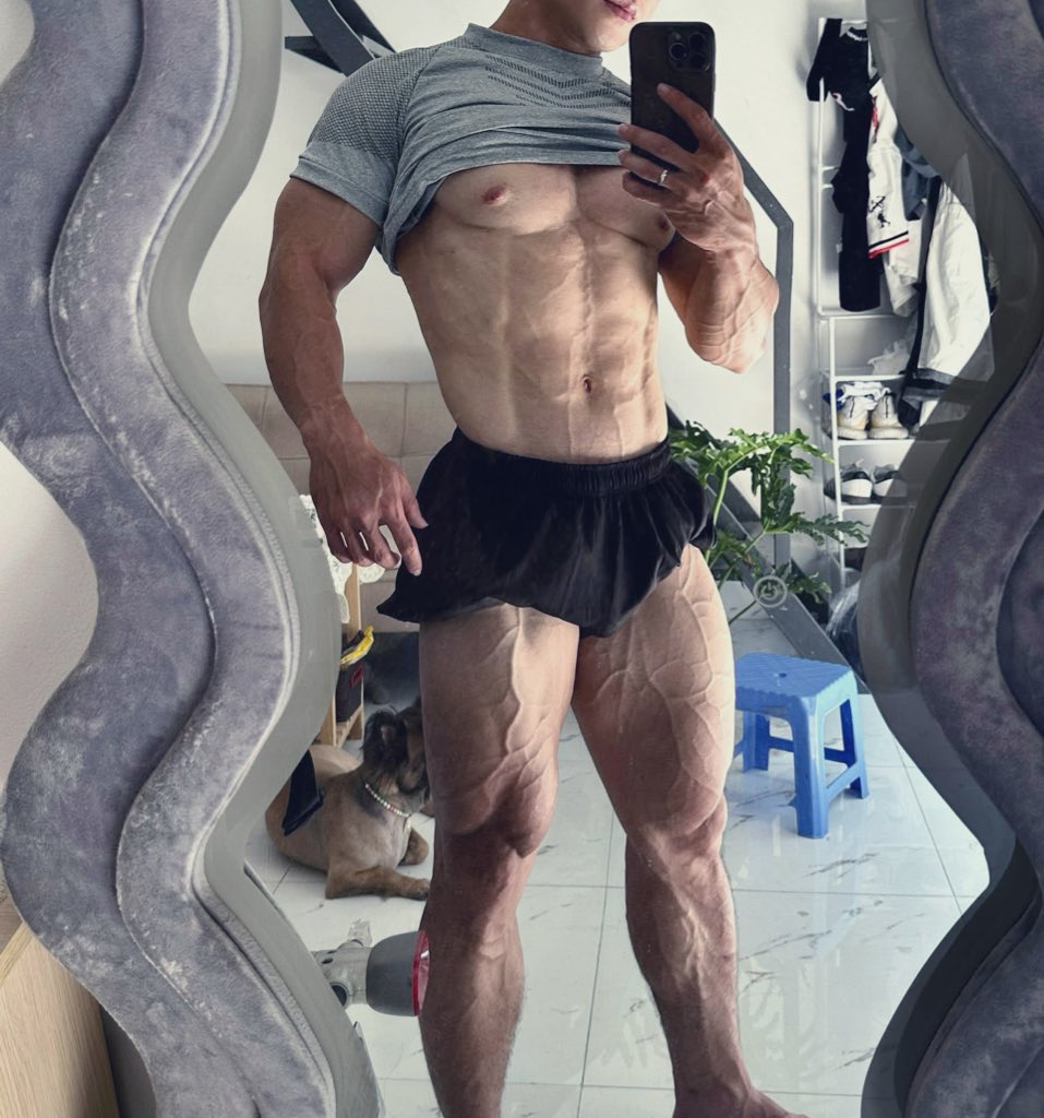 Tun979's tweet photo. Gym https://t.co/6LFB2DcgcJ