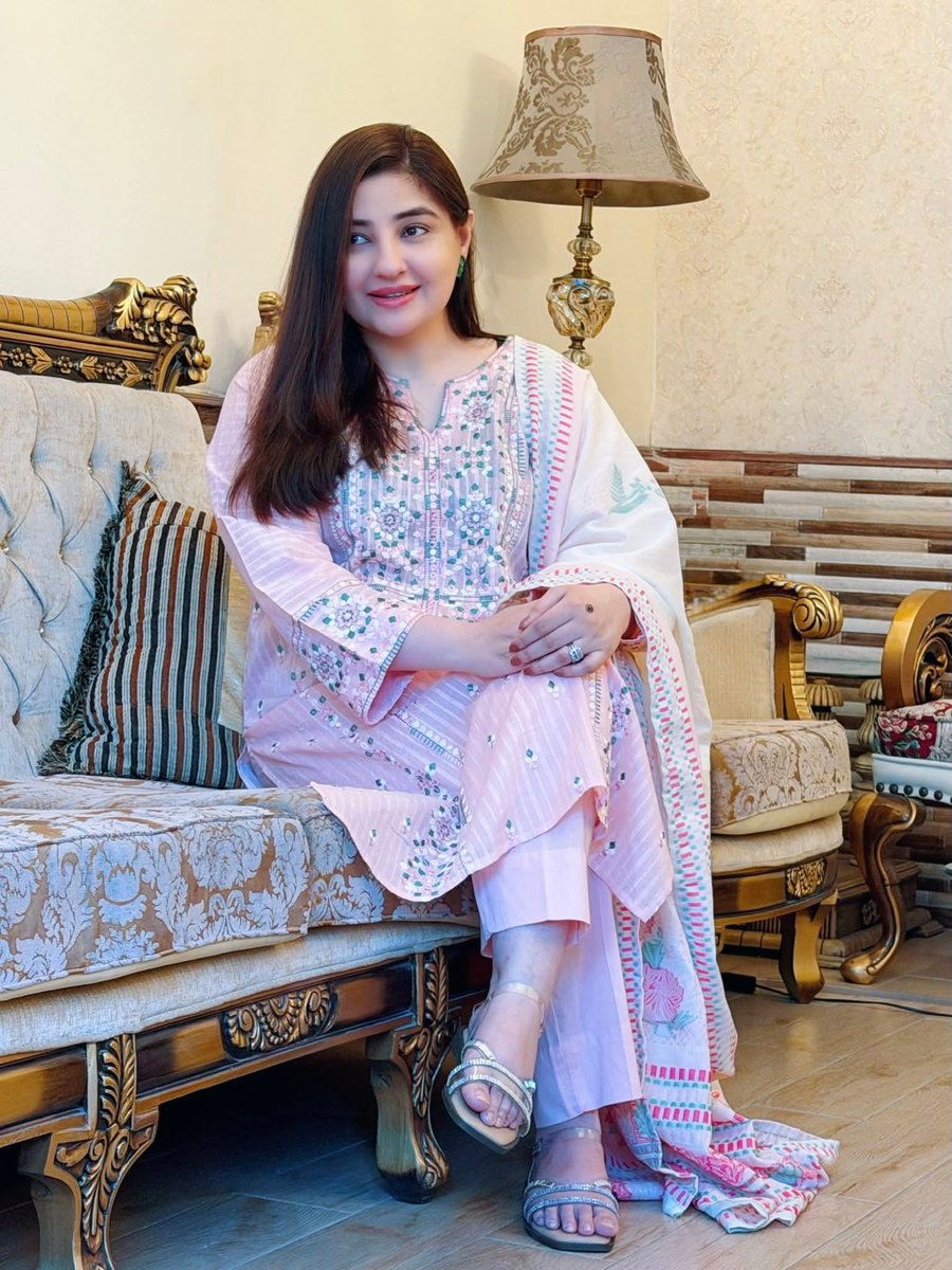 Gulpanraaa's tweet photo. Eid picture 🖼️ https://t.co/UPtuYSPMEf