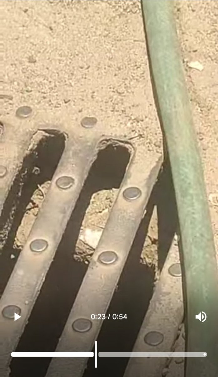 Ramesh79922265's tweet image. @chennaicorp @kgbias @katta_teja Indian Tea Club stall@Western Residency,T.H.Rd, OldWashrmnpt,near Sir TheagarayaCollege,bravely drains sewerage water out in the open #SWD,irks locals&amp;amp;servers breeding ground for mosquitoes. Total violations. Shop needs to be sealed right away😡