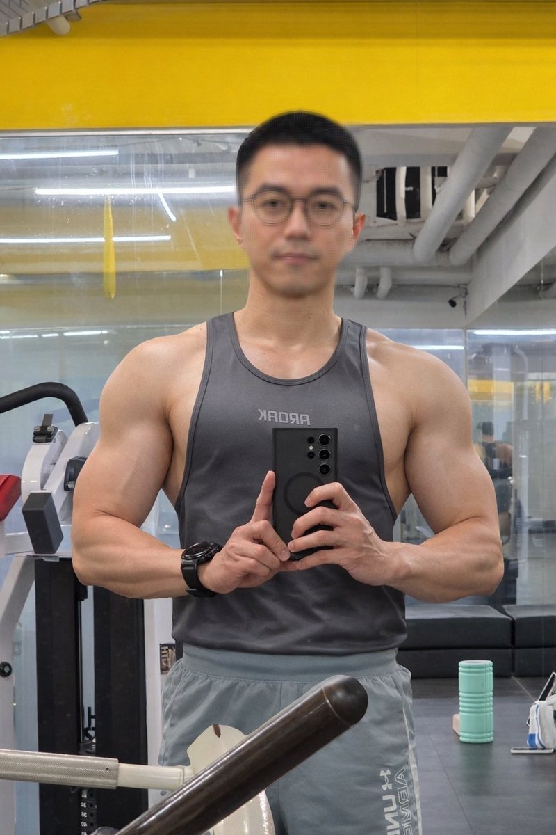 SwimmerSpeedo tweet media