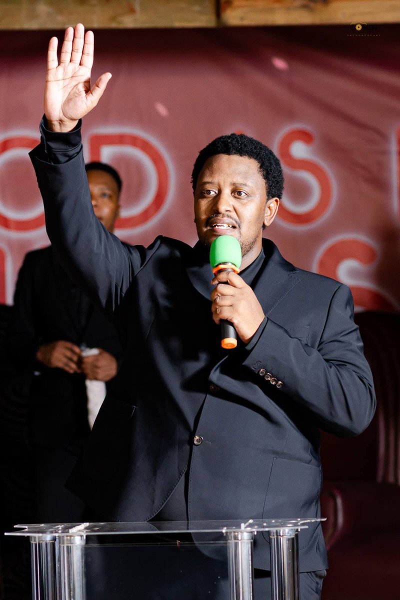 Sinawo Thambo tweet media