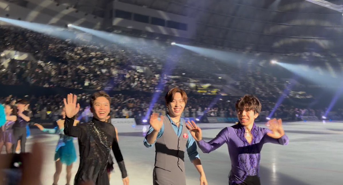 megskatefan tweet media