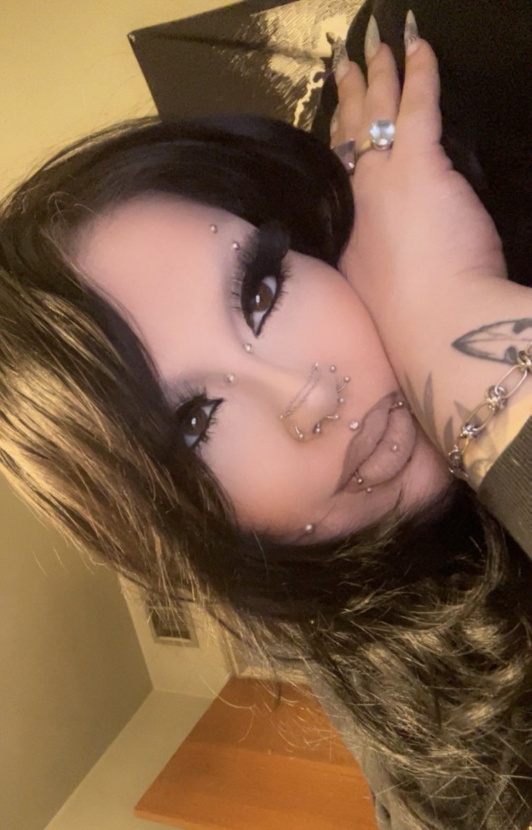 yr fav angel♡︎⋆｡˚୨୧˚｡⋆ tweet media