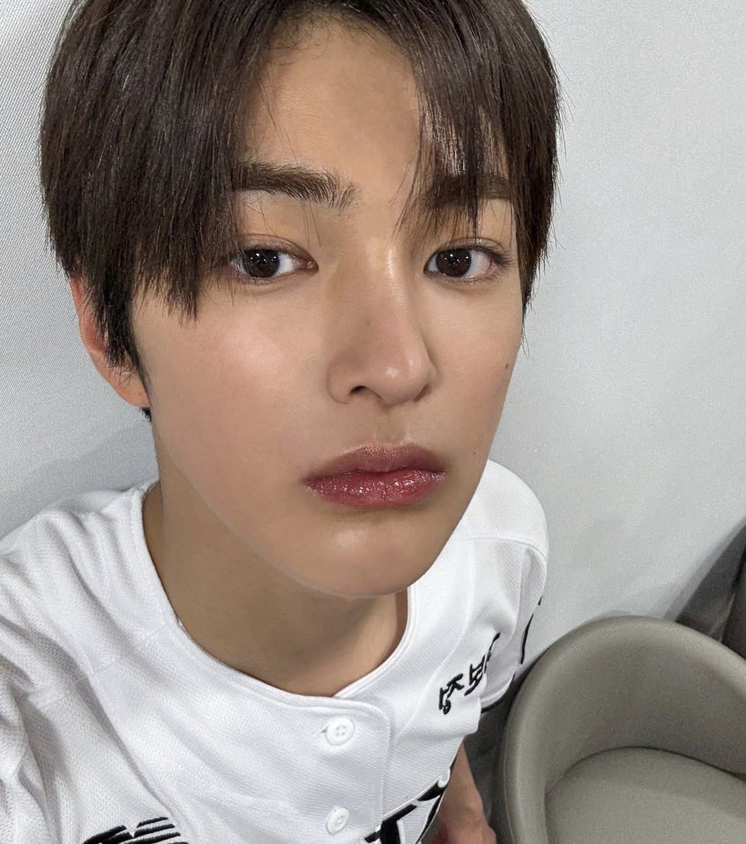 keonho pics tweet media